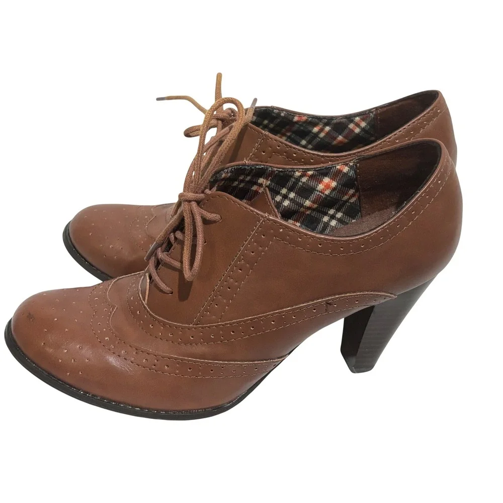 American Eagle Brown Ankle Wingtip Oxford Heels Lace Up boots shoes Sz 8.5 dark